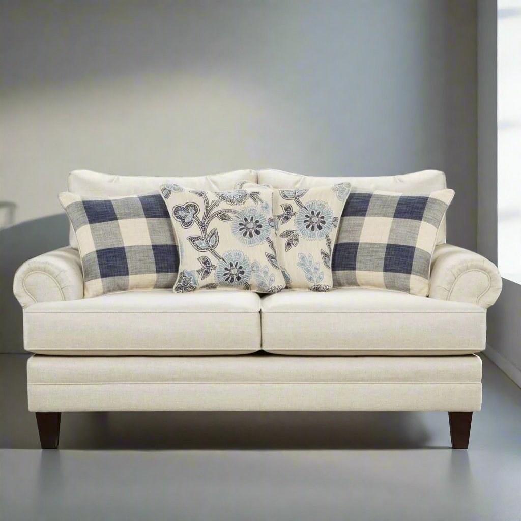 Manhasset Linen 78 Loveseat