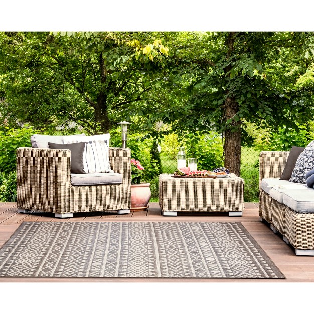 Liora Manne Cove Stripes Indoor outdoor Rug