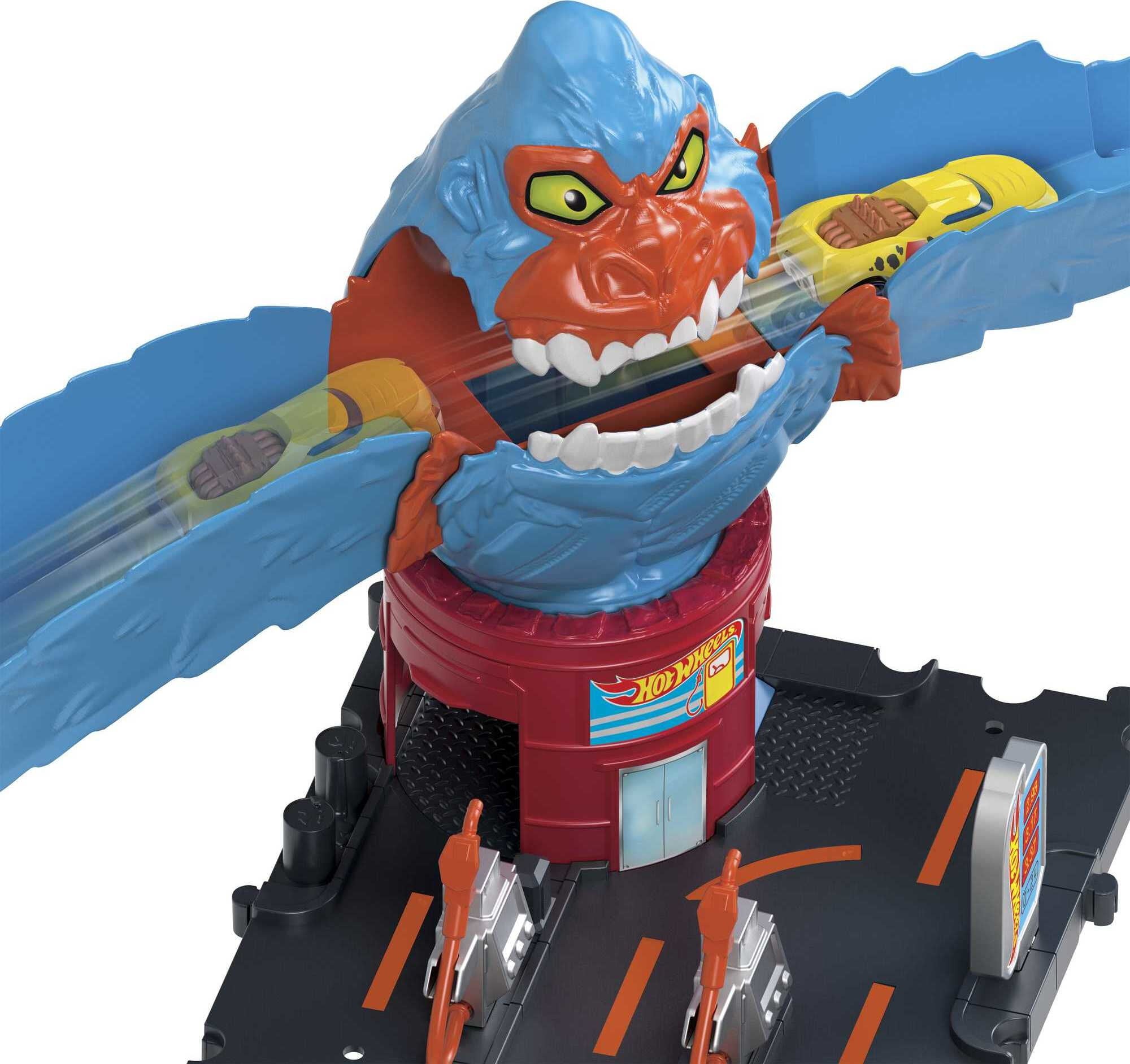 Hot Wheels Wreck and Ride Gorilla Attack Playset， Gas Station Set with 1:64 Scale Toy Car