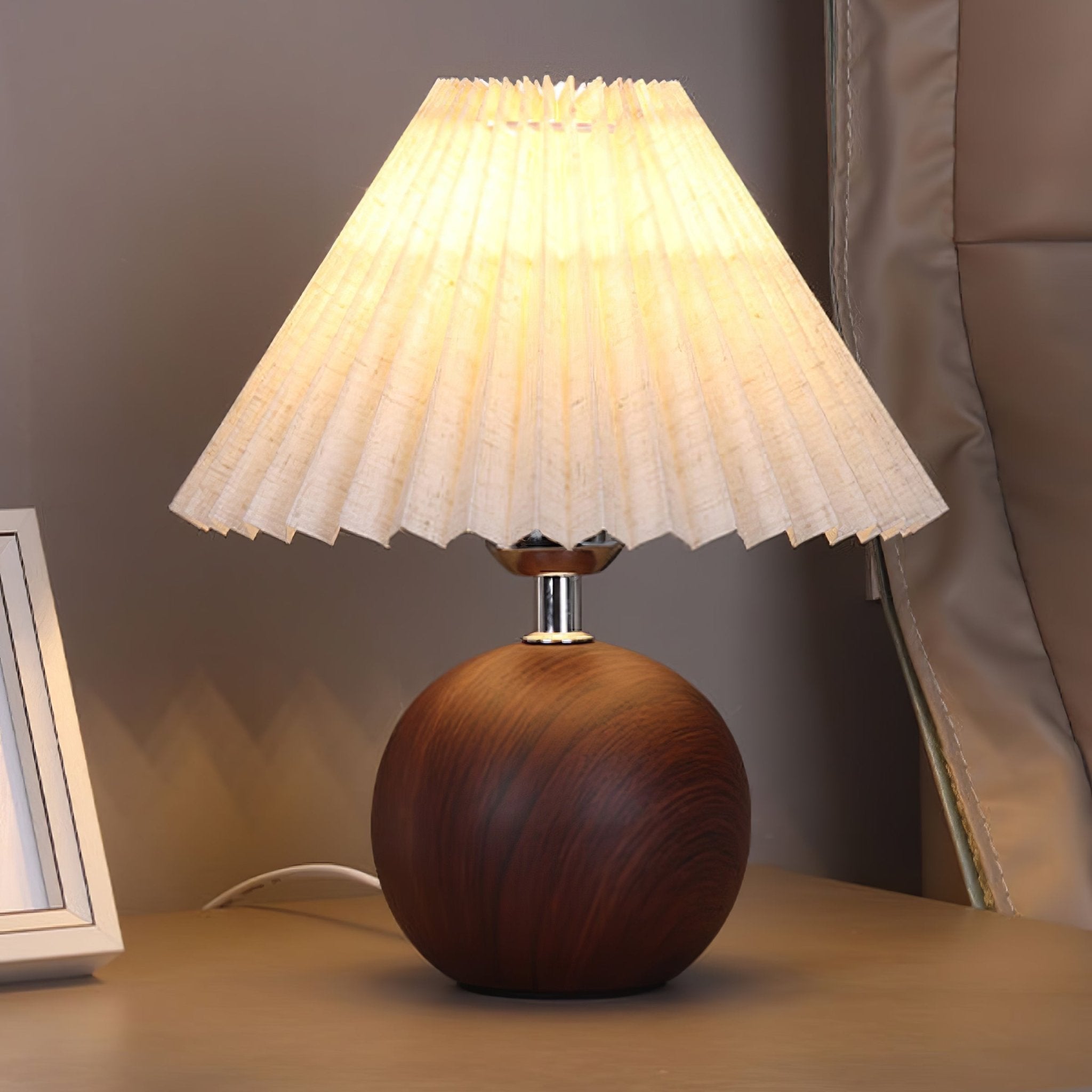 Wooden Pleated Table Lamp