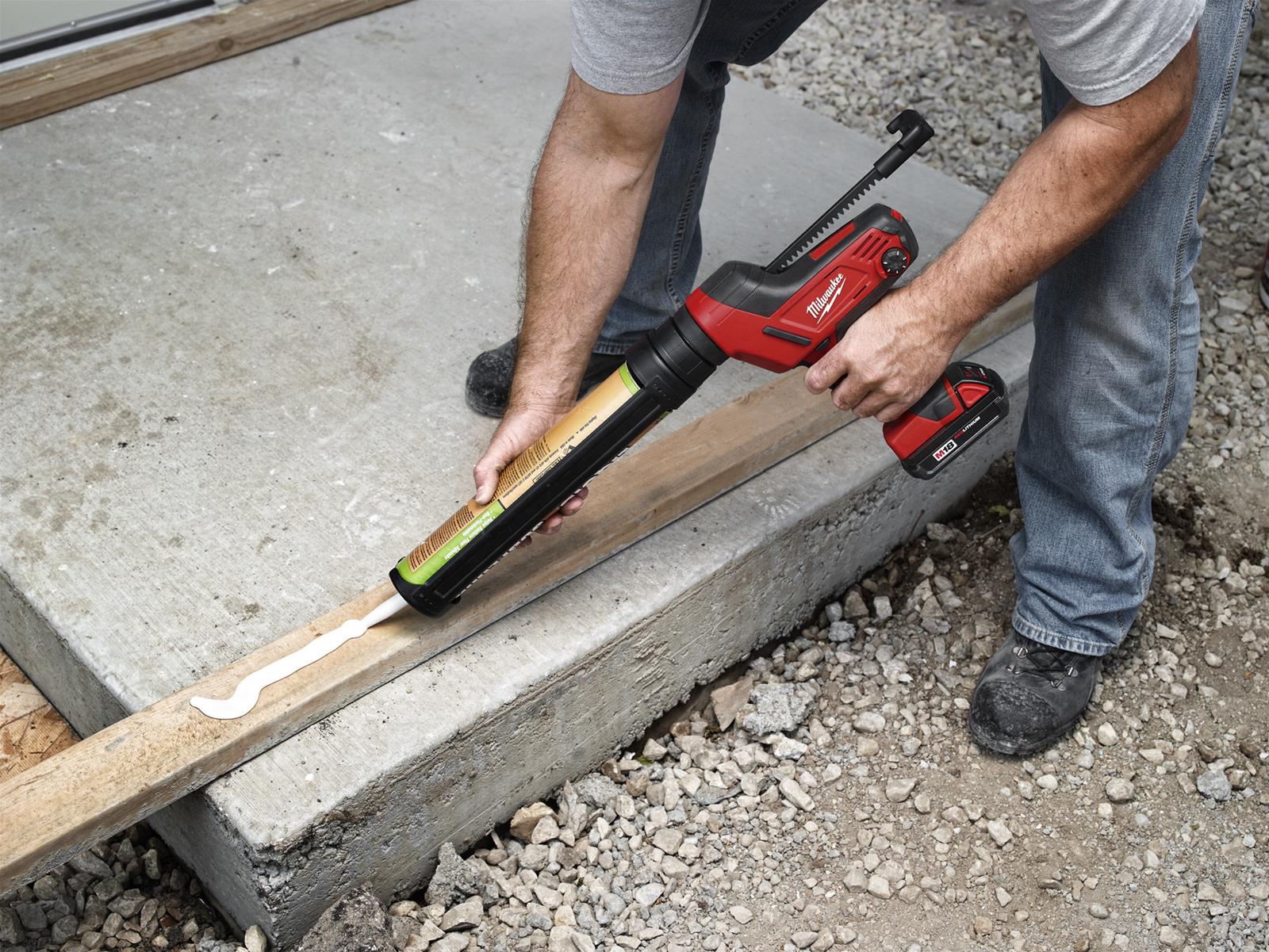 Milwaukee Tool 2641-20 Milwaukee M18 Cordless Caulk and Adhesive Guns