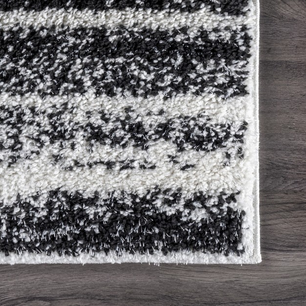 Nuloom Celyn Distressed Block Shag Black amp White Area Rug