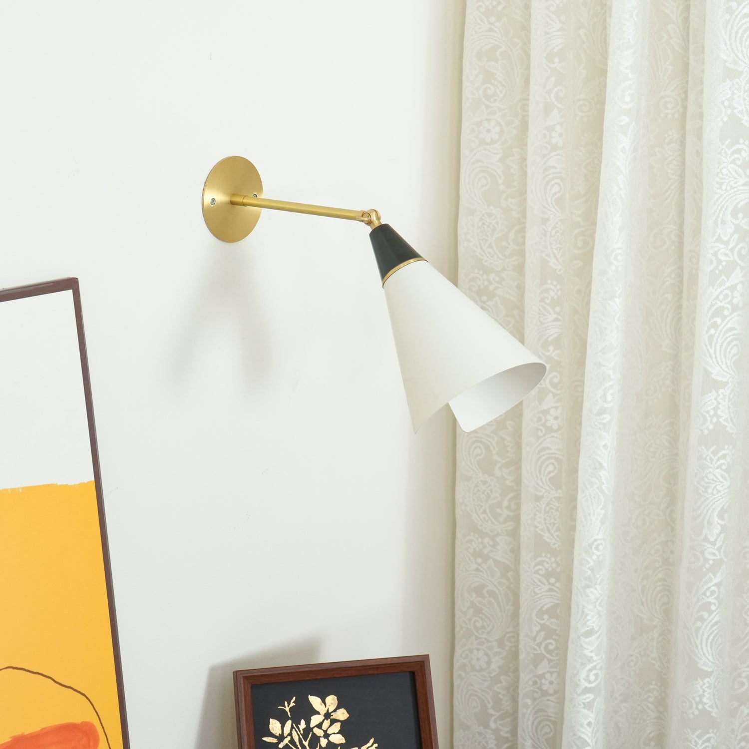 Petite Magari Wall Lamp