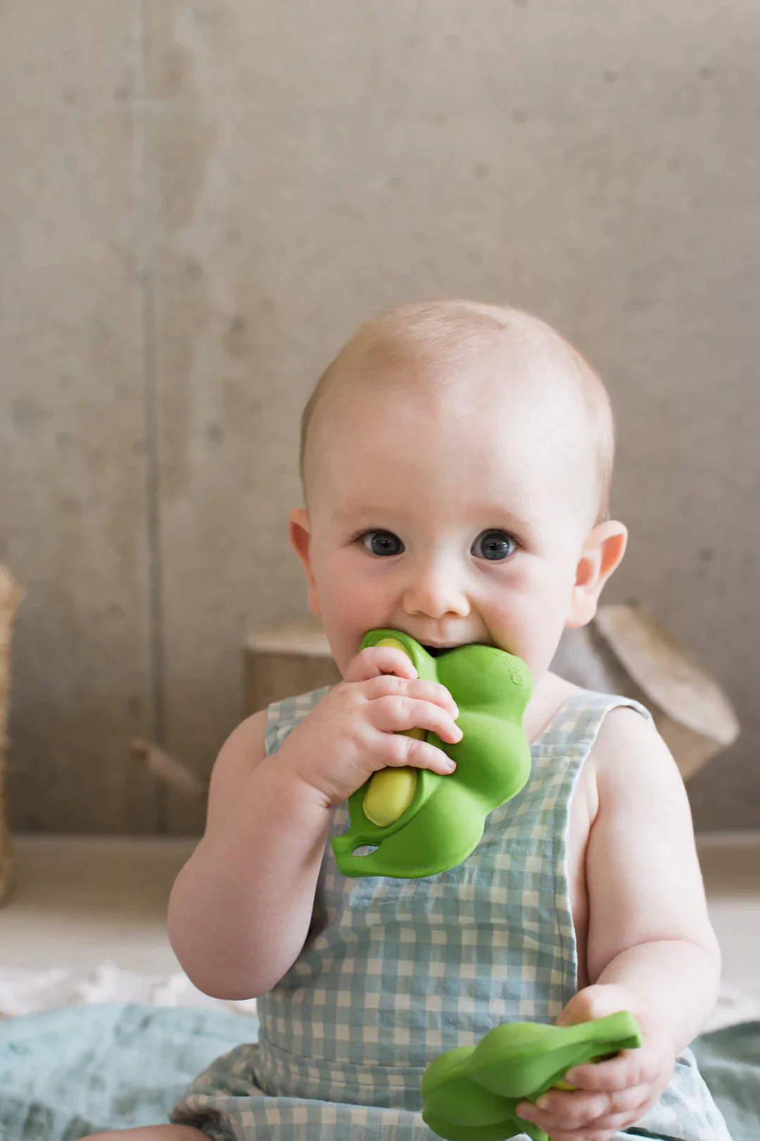 Keiko the Edamame Teether by Oli & Carol