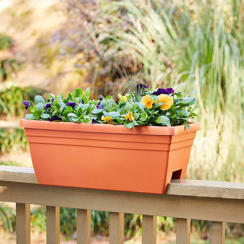 Southern Patio Sonoma Extra Large 23.8 in. x 11.9 in. 25 Qt. Terracotta Resin Deck Rail Outdoor Planter SR2406TC