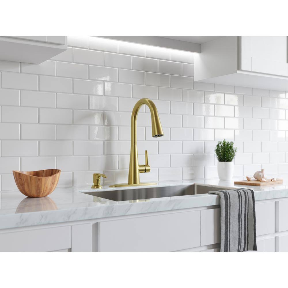 Pfister Barullli Single Handle Pull Down Sprayer Kitchen Faucet with Deckplate Included and Soap Dispenser in Brushed Gold F-529-7BARBG