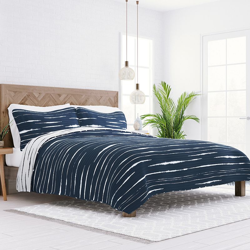 Home Collection All Season Horizon Lines Reversible Quilt Set with Shams