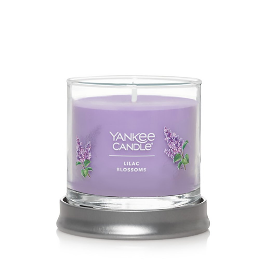 Yankee Candle  Signature Small Tumbler Candle in Lilac Blossoms