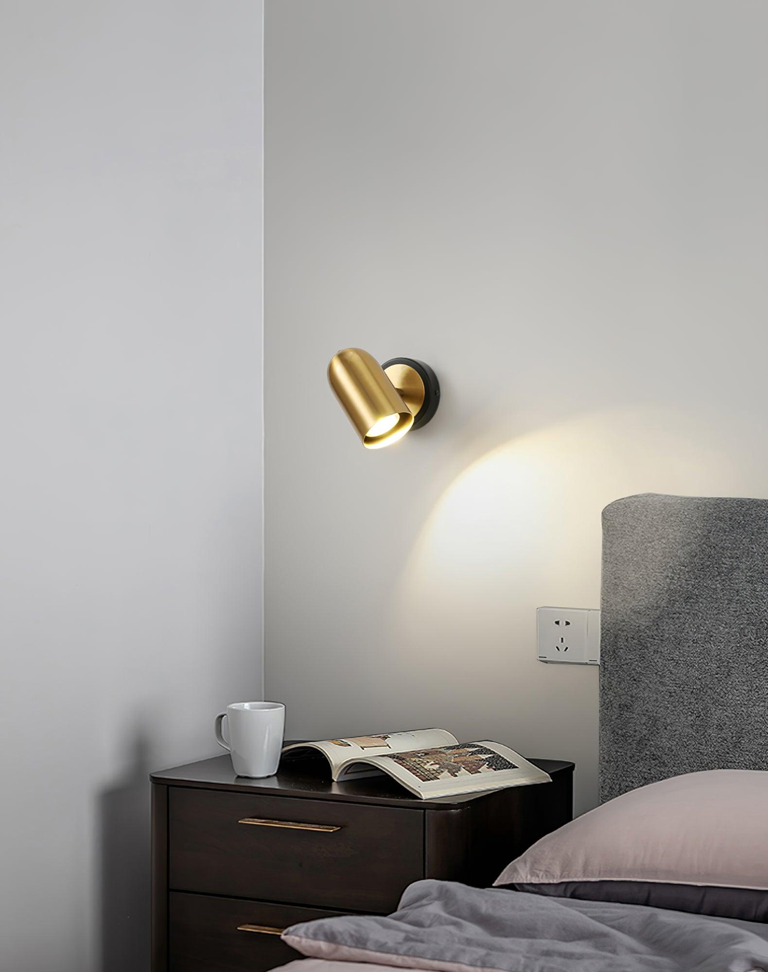 Leonardo Gold Wall Lamp