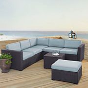 Crosley Furniture Biscayne Patio Wicker Loveseat， Chair， Coffee Table and Ottoman 5-piece Set