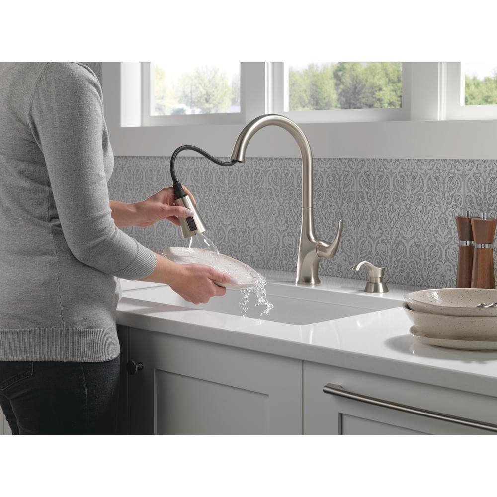 Delta Hyde Single-Handle Pull Down Sprayer Kitchen Faucet with ShieldSpray Technology in Spotshield Stainless 19801Z-SPSD-DST