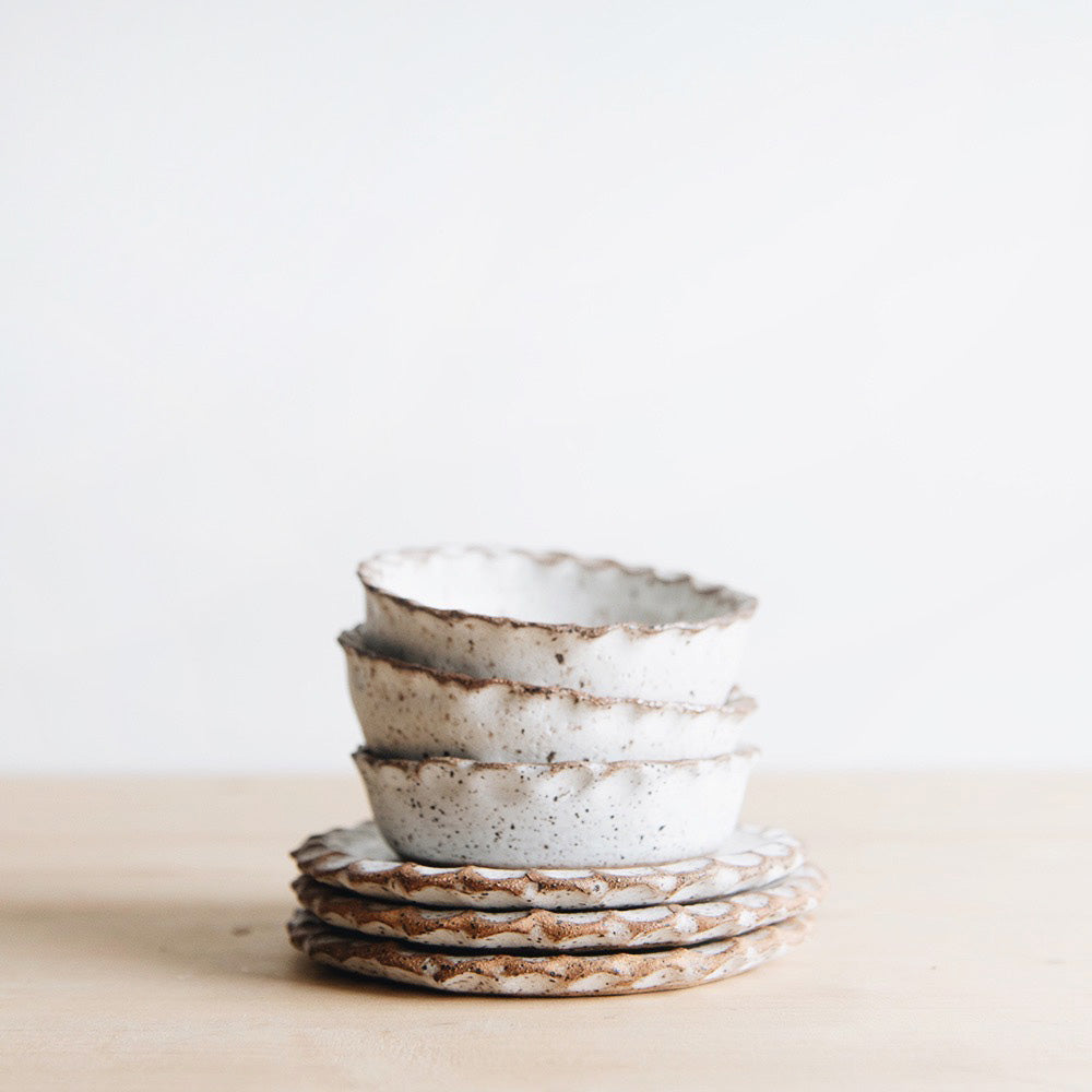 Ceramic Scalloped Dish - Light