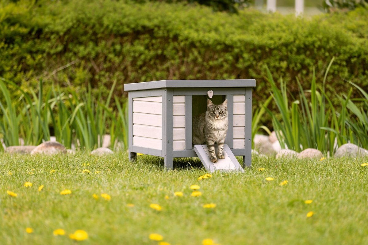 TRIXIE Natura Insulated Cat House