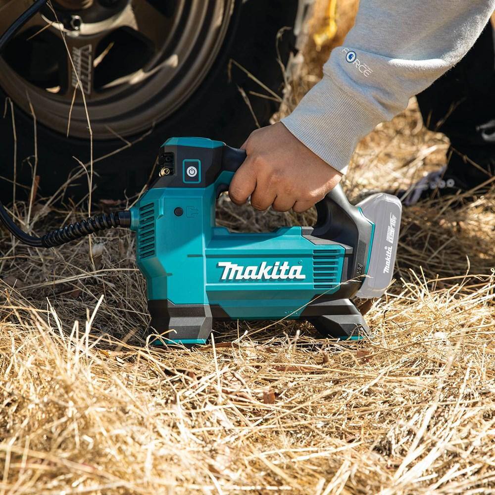 Makita 18V LXT Lithium-Ion Cordless Electric High-Pressure Portable Inflator (Tool Only) DMP181ZX