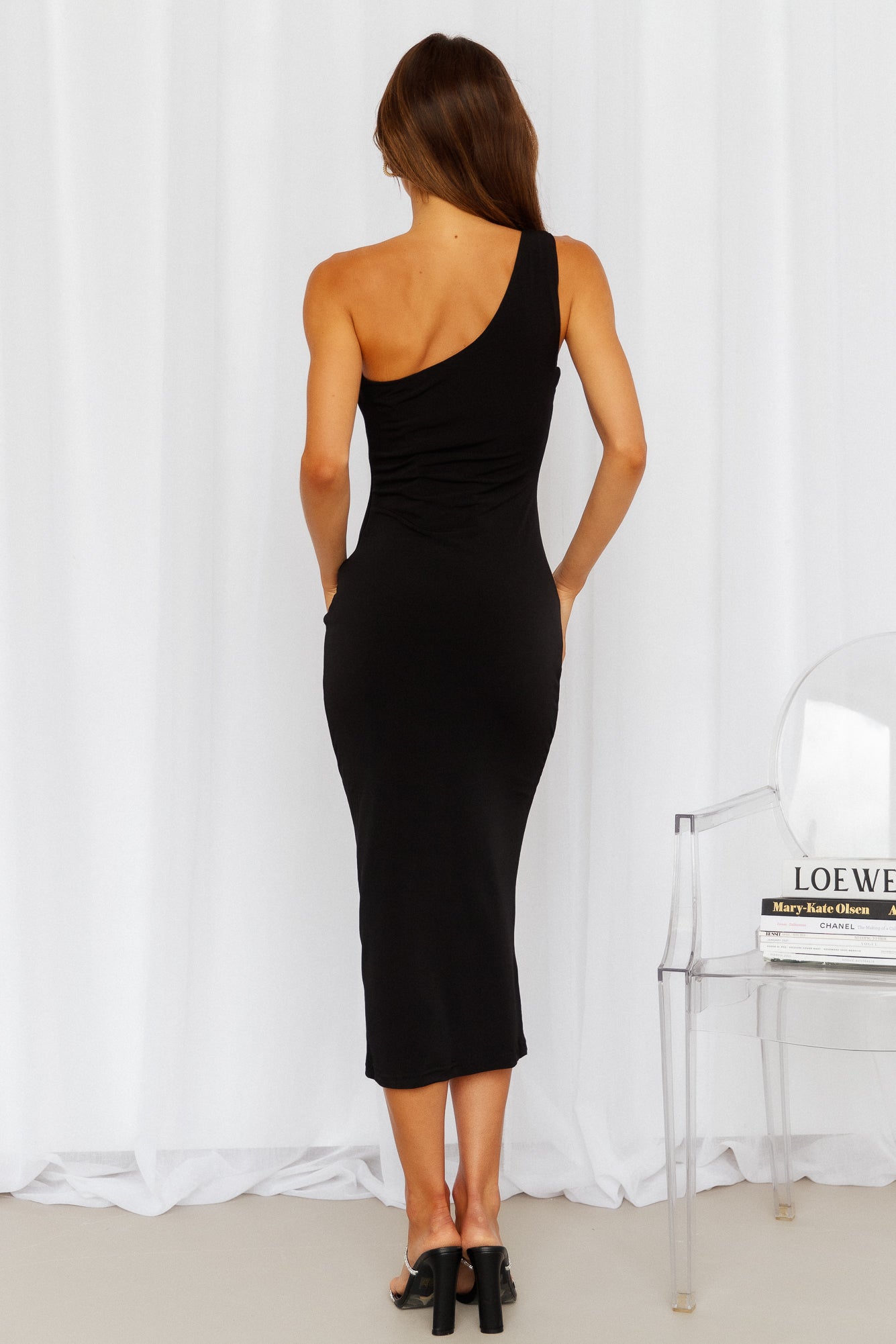 Snapping On Beat Midi Dress Black