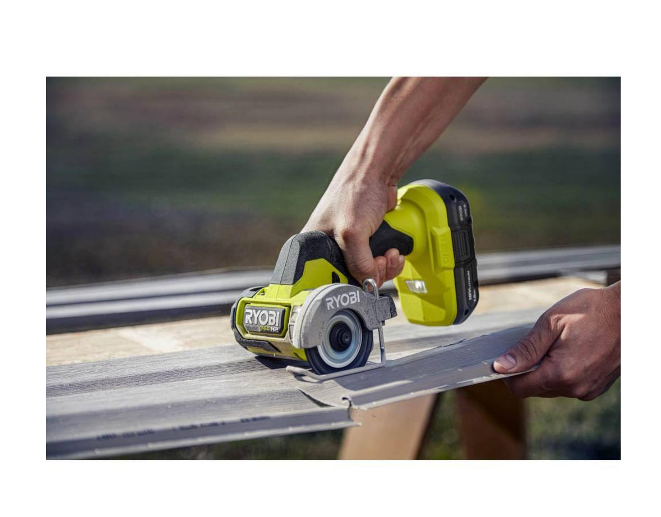 RYOBI PSBID01K-PSBCS02B ONE+ HP 18V Brushless Cordless Compact 1/4 in. Impact Driver and Cut-Off Tool， (2) 1.5 Ah Batteries， Charger， and Bag