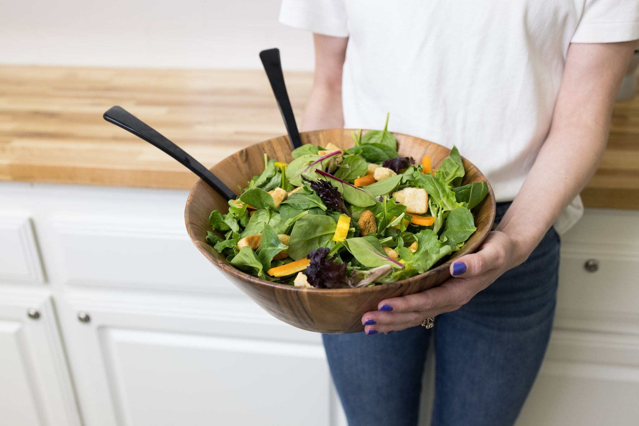 Better Homes and Gardens- Acacia Wood Large Angled Bowl， Natural Finish