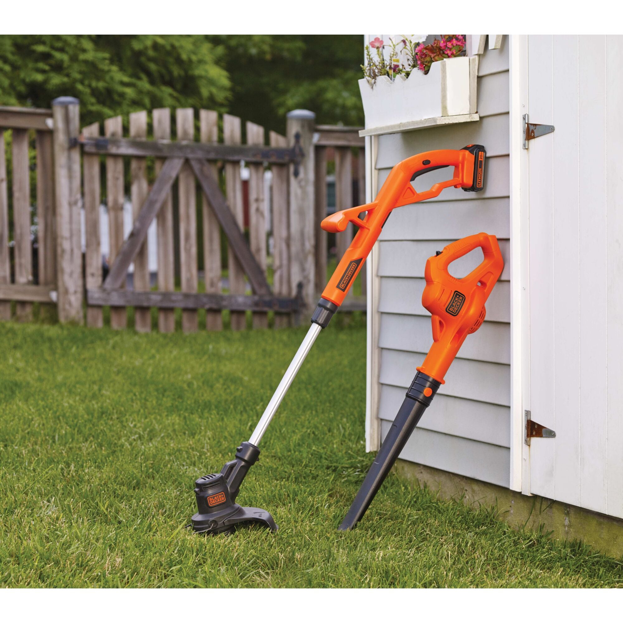 20V MAX* String Trimmer / Edger and Sweeper Combo Kit, 10-Inch