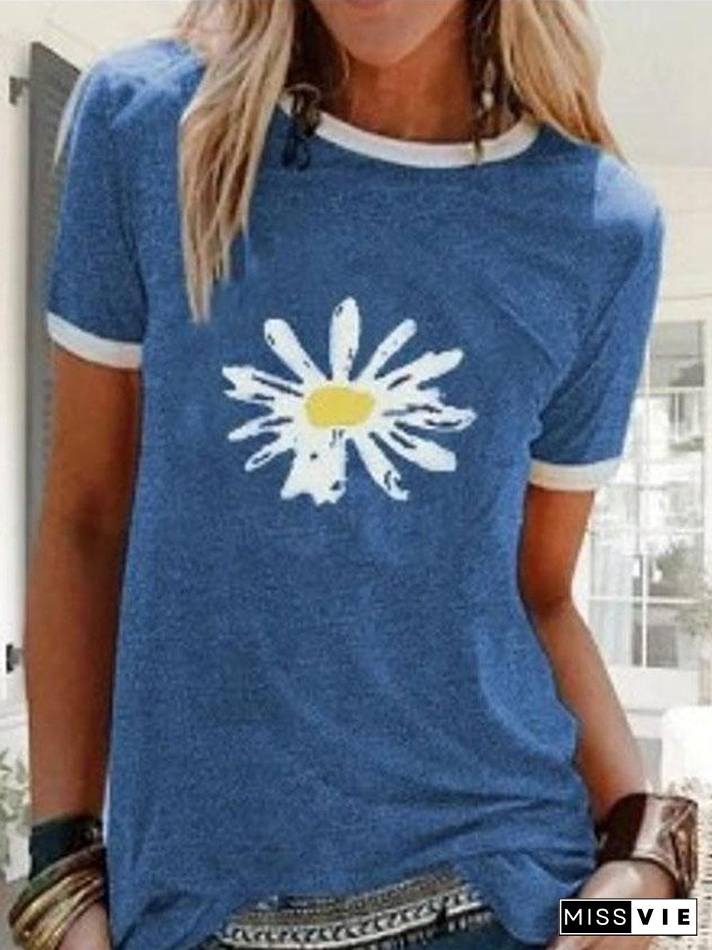 Loose Daily Women Round Neck Daisy T-Shirt