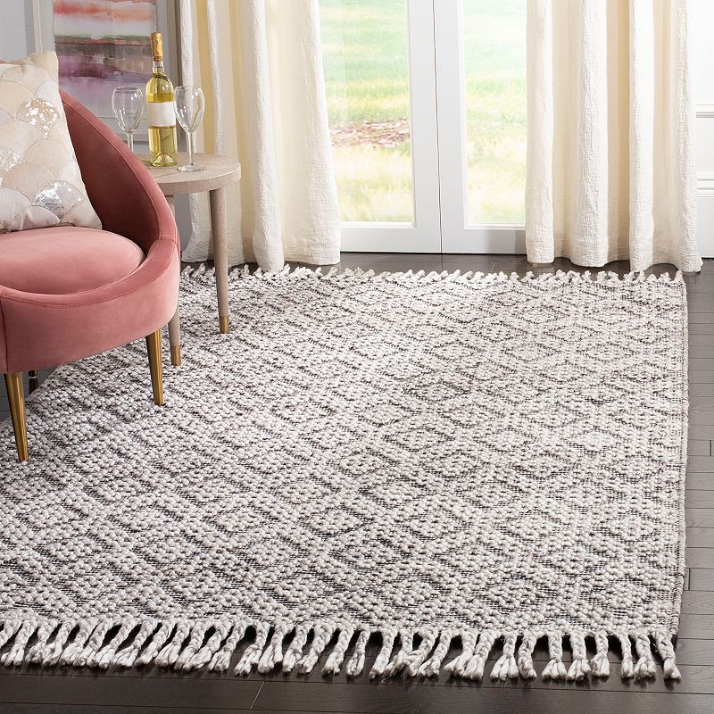 Safavieh Natura Josette Fringe Diamond Rug