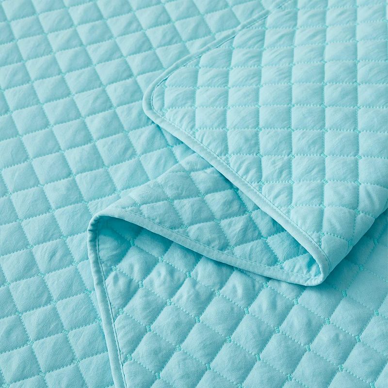 Unikome Ultra Soft Quilted Reversible Solid Quilt Set with Shams