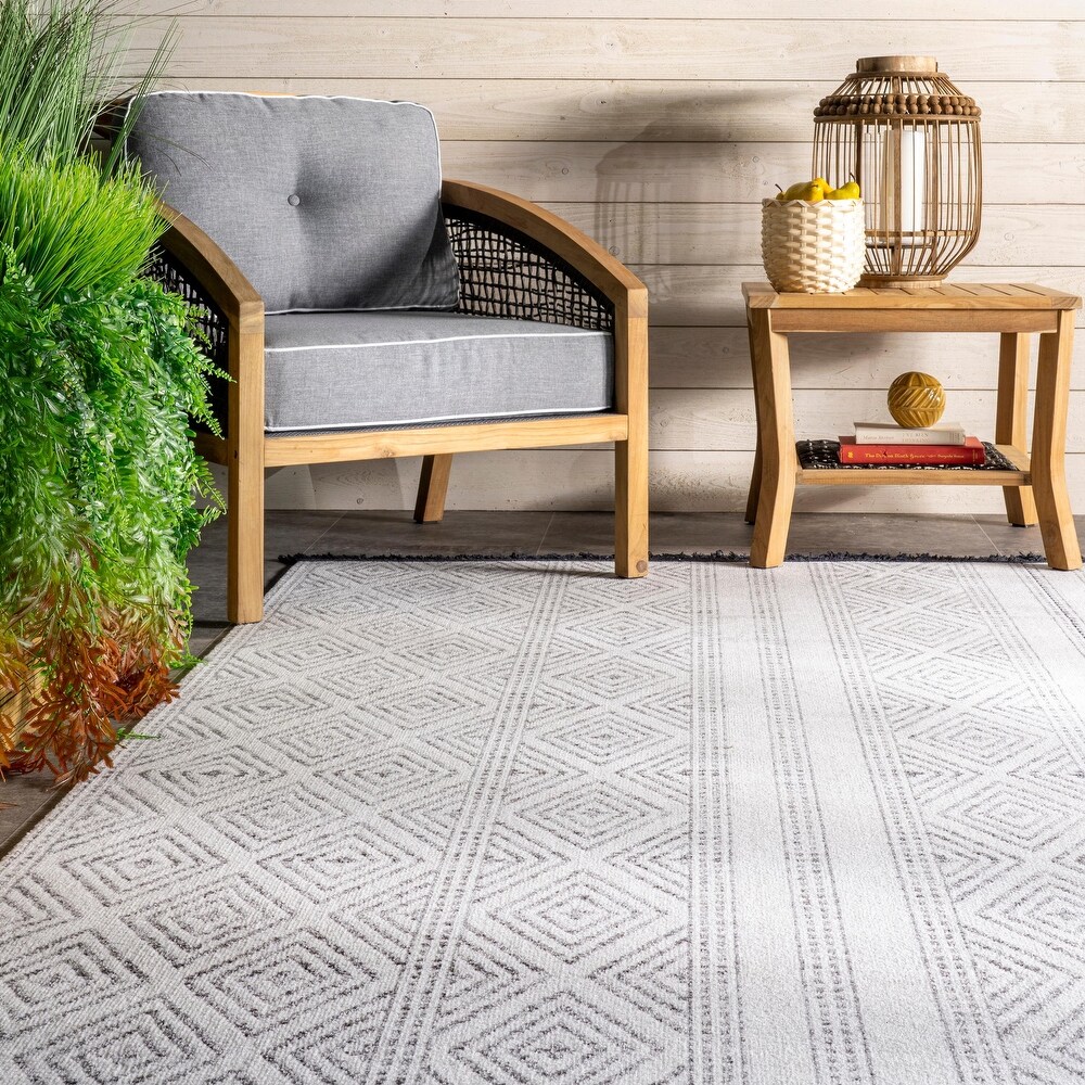 Brooklyn Rug Co Casual Geometric Indoor/ Outdoor Geometric Striped Area Rug