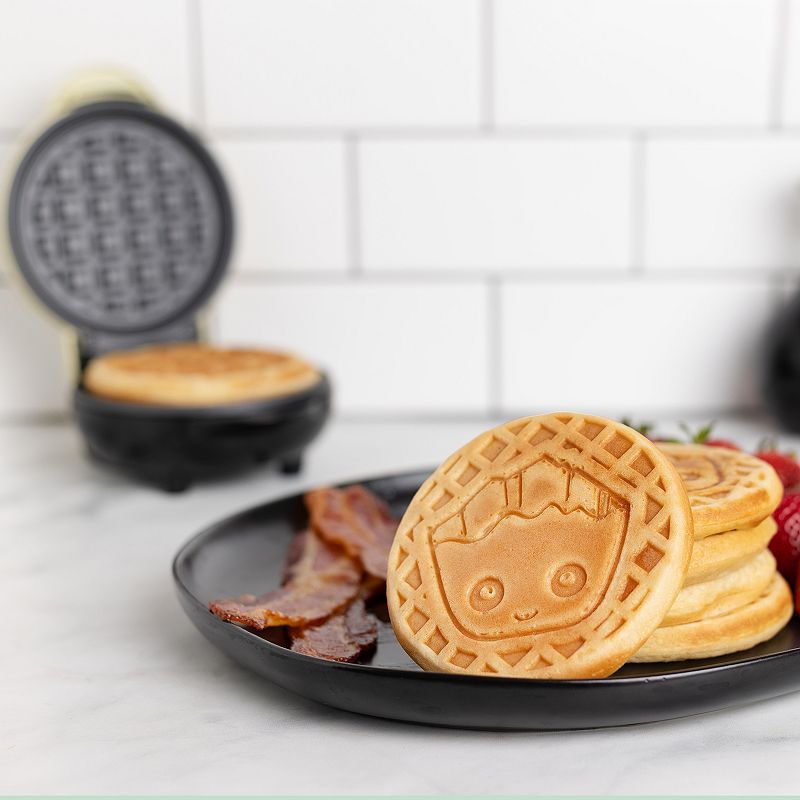 Uncanny Brands Marvel Eat The Universe Groot Mini Waffle Maker