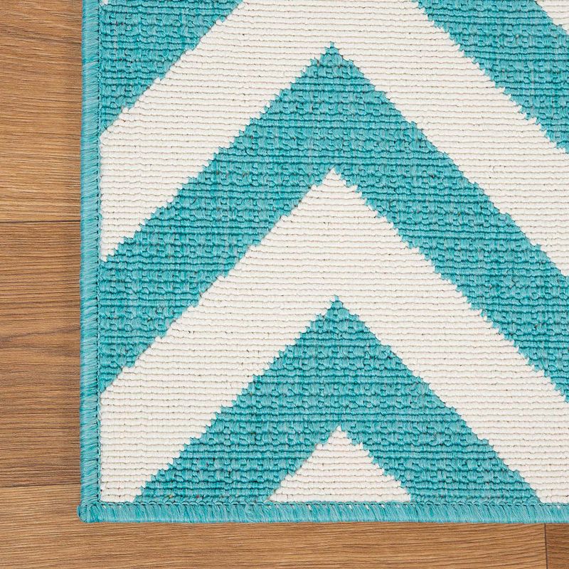 Superior Poipu Modern Chevron Indoor/Outdoor Area Rug