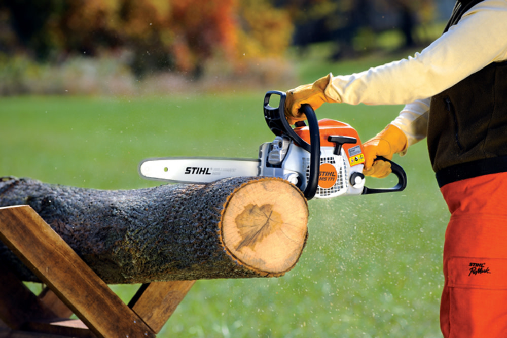 MS 171 Lightweight Gas Powered Chainsaw ; 16 In