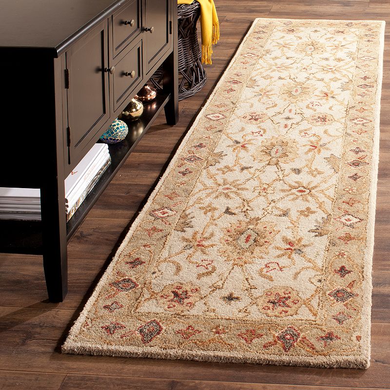 Safavieh Antiquity Lisa Framed Floral Wool Rug