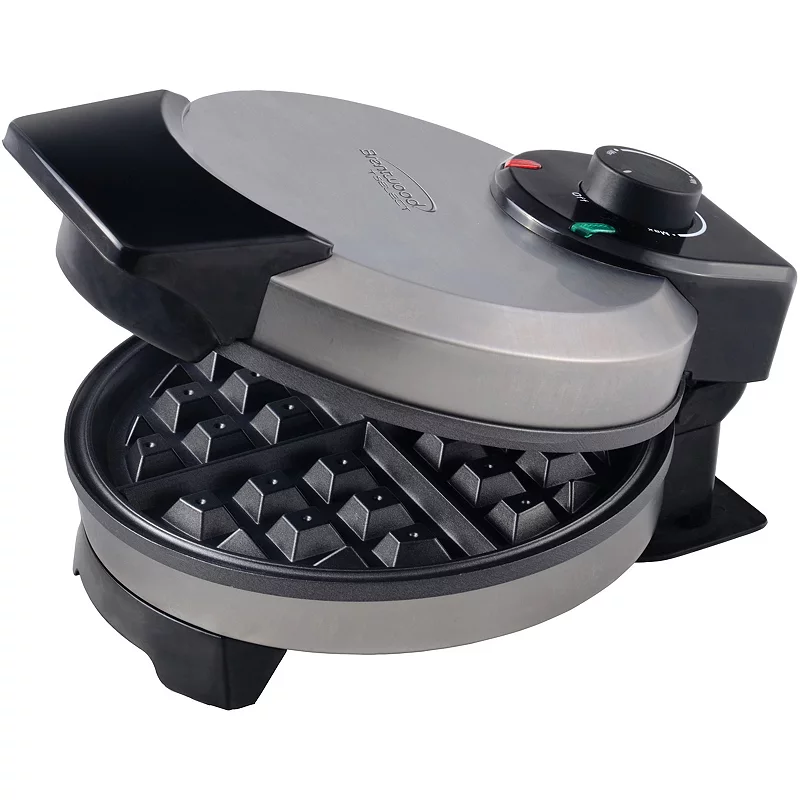 Brentwood Select Nonstick Belgian Waffle Maker in Stainless Steel