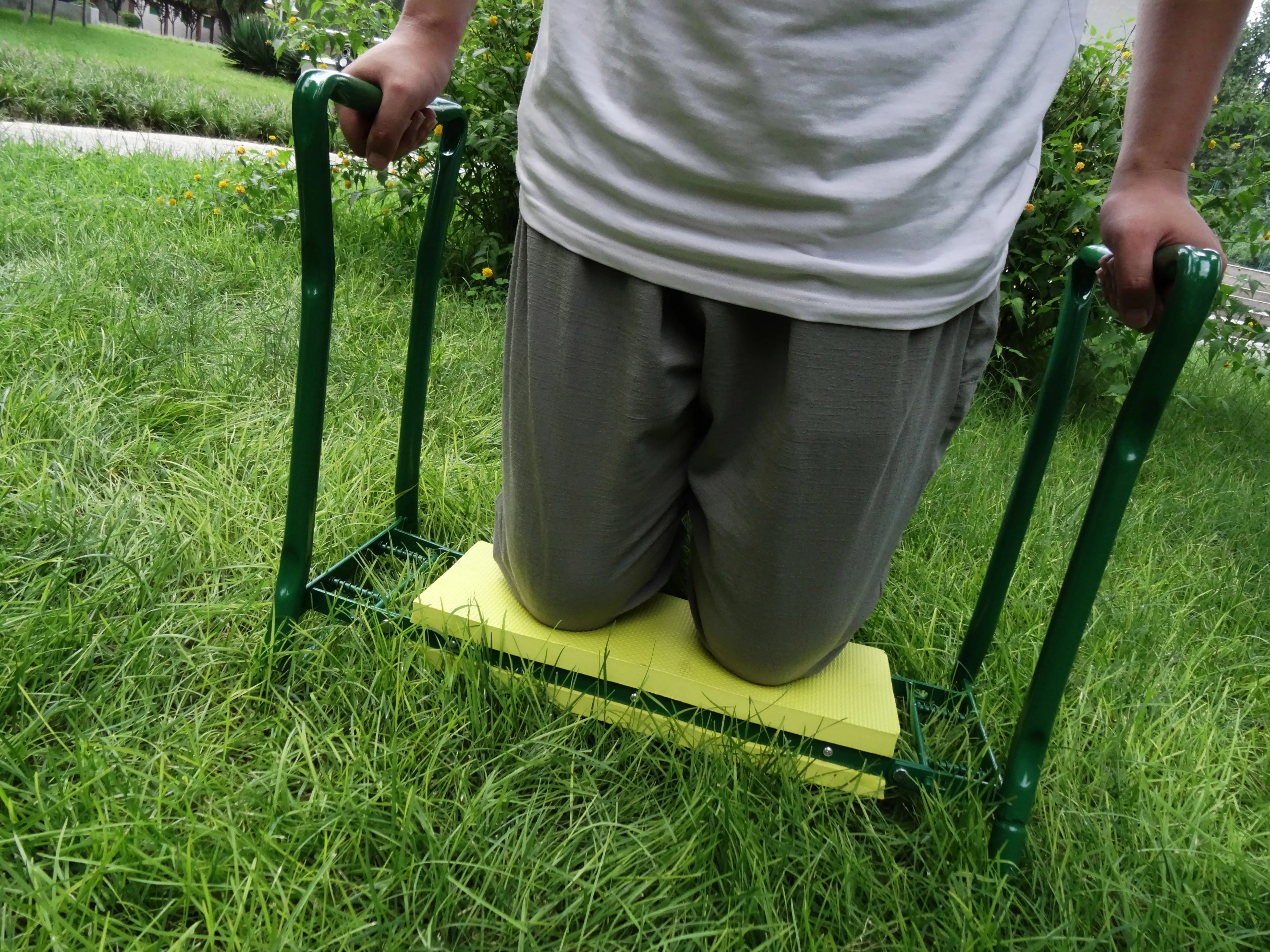 Double deck garden tool seat foldable kneeler chair