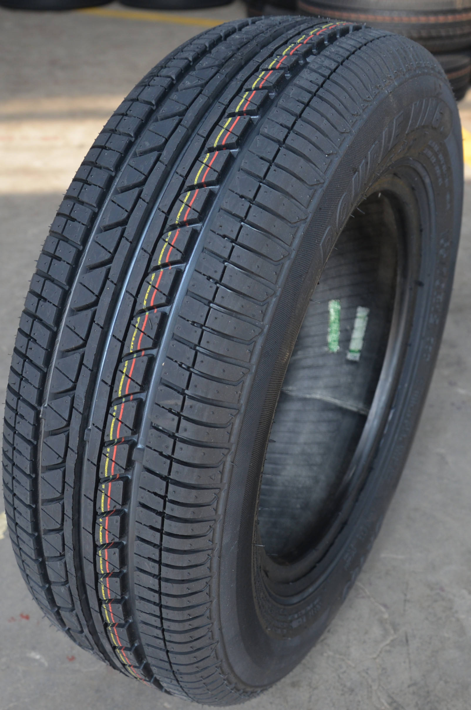 passenger car tires 155/70r12 225/60r16 Wholesale 155 70 r12 tyres 175/70r14 165 70r12 for other wheels tires and accessories