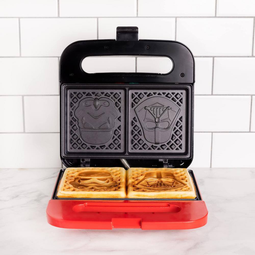 Uncanny Brands Star Wars Black Double-Square American Waffle Maker WM2-SRW-VDST