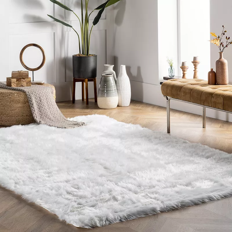 nuLoom Rodolfo Faux Sheepskin Shag Area Rug