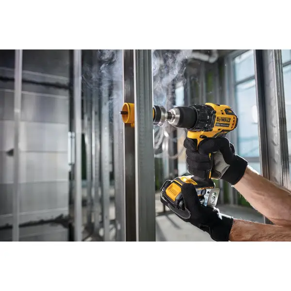 DEWALT DCD708C2 20V Atomic MAX Brushless Compact 1/2 Drill/Driver Kit