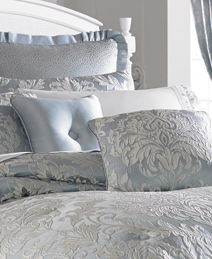 Five Queens Court Faith Comforter Set， Queen