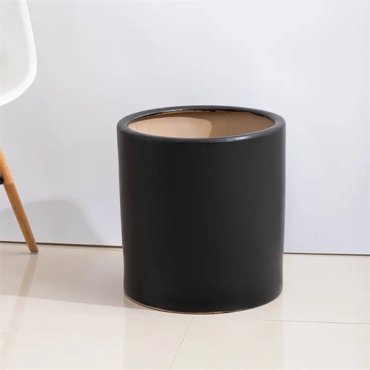 Hot sale nordic custom design garden supplies flower pot large outdoor planter matte black pots for plants