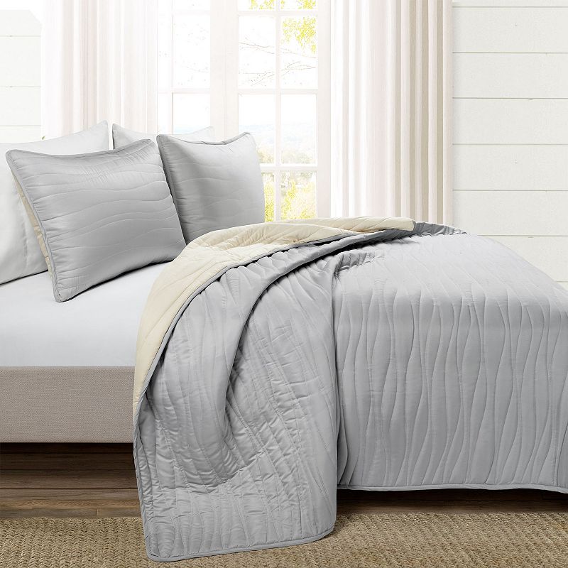 Lush Decor Farmhouse Soft Wave Silver-Infused Antimicrobial Reversible Quilt Set with Shams