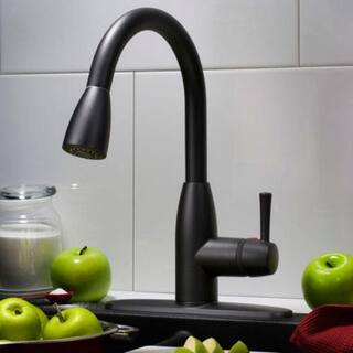 American Standard Fairbury Single-Handle Pull-Down Sprayer Kitchen Faucet in Matte Black 4005MBF