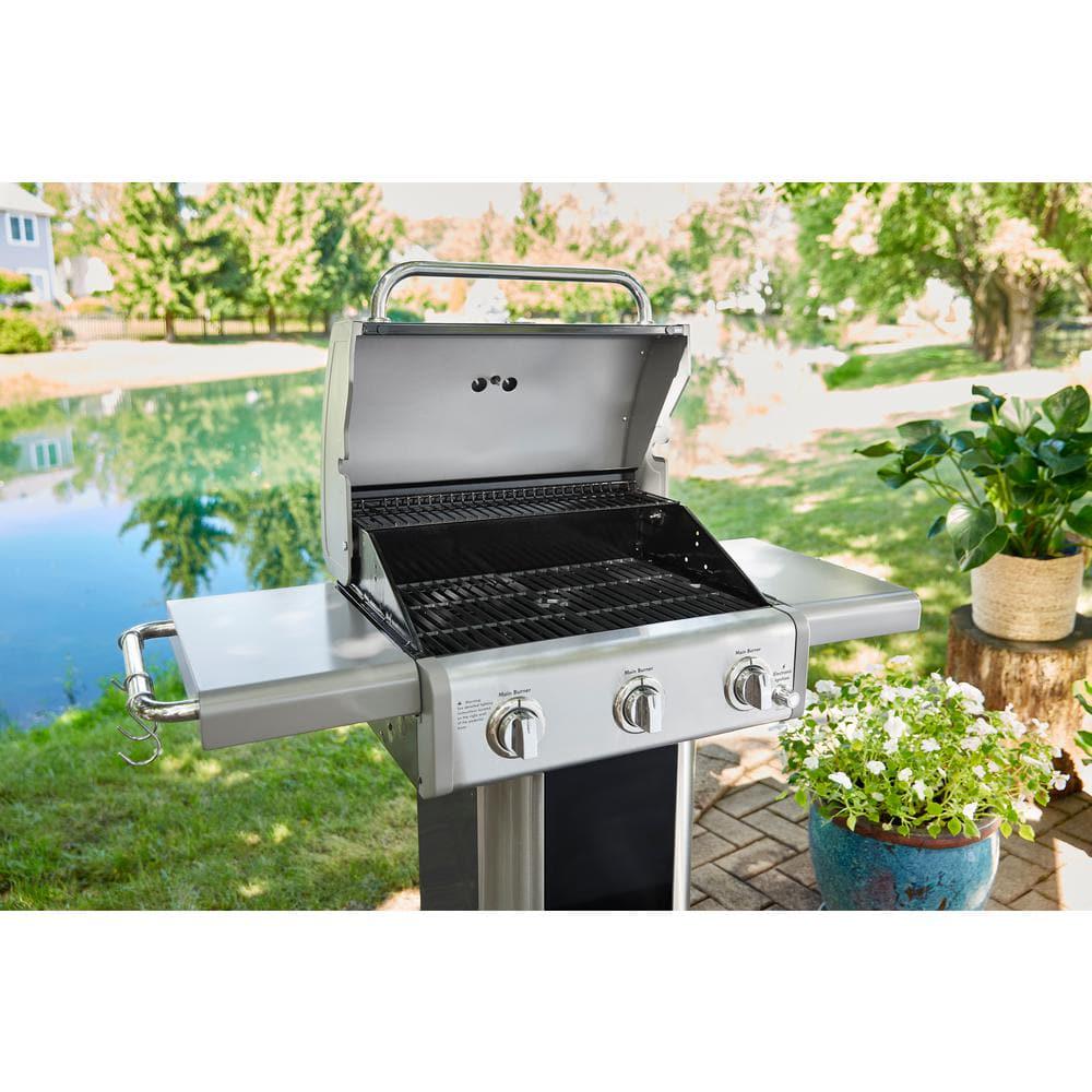 KENMORE 3Burner Pedestal Grill in Black