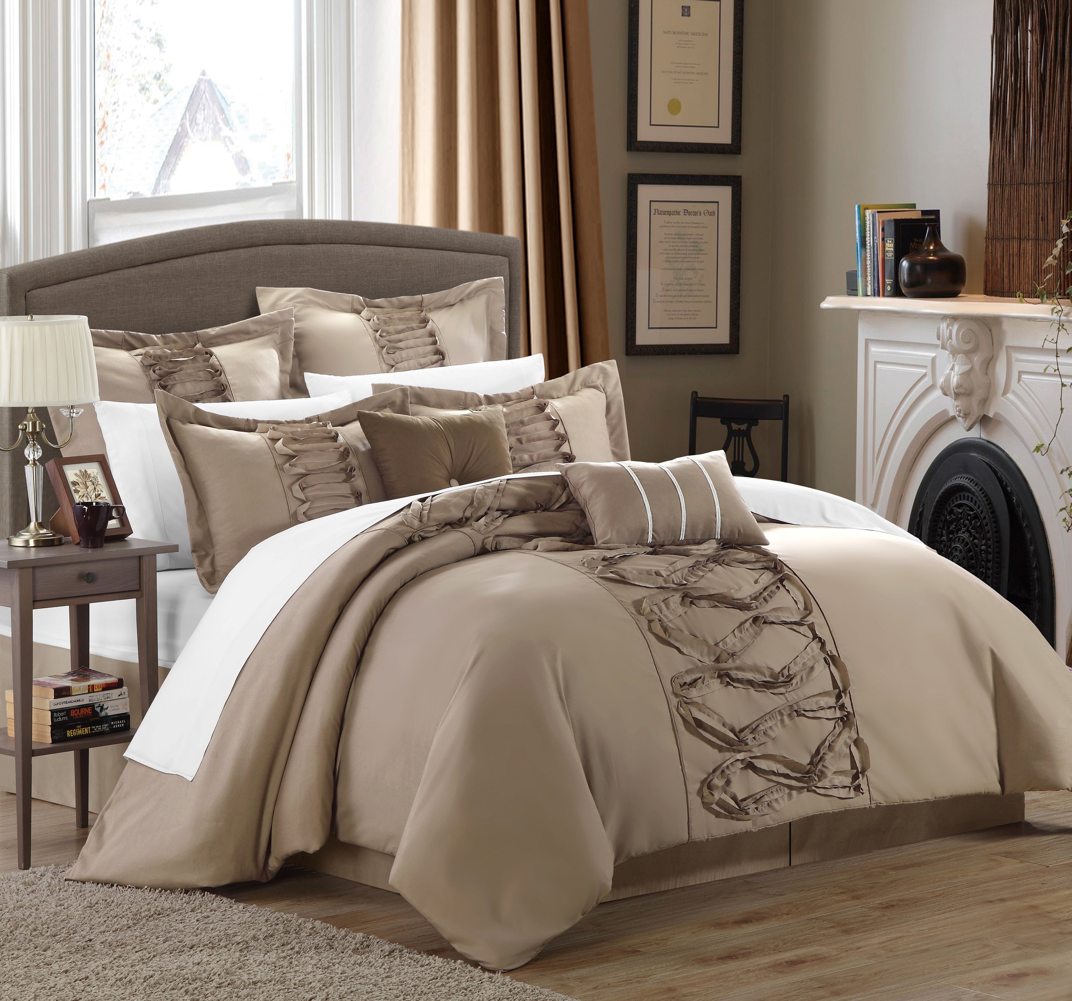 Chic Home Nancy 8-Piece Ruffled Comforter Set， King， Taupe