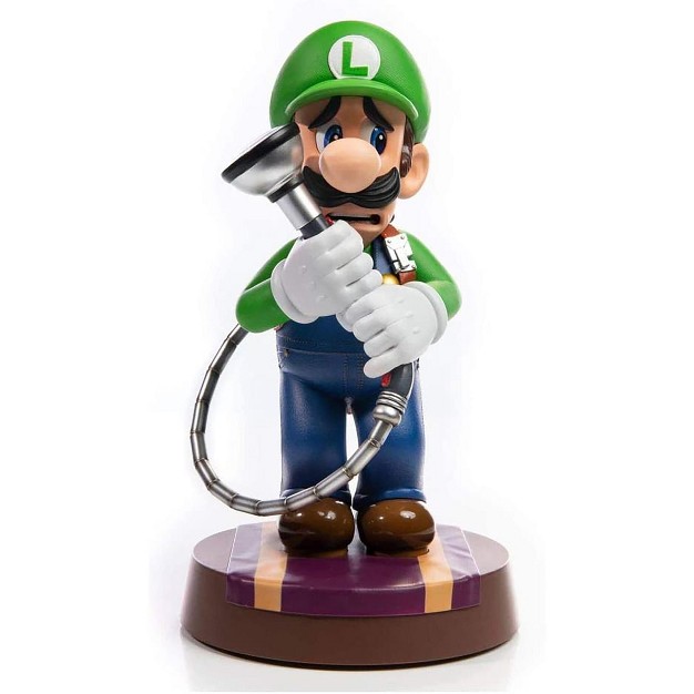 Dark Horse Comics Luigis Mansion 3 Luigi 9 inch Pvc Statue