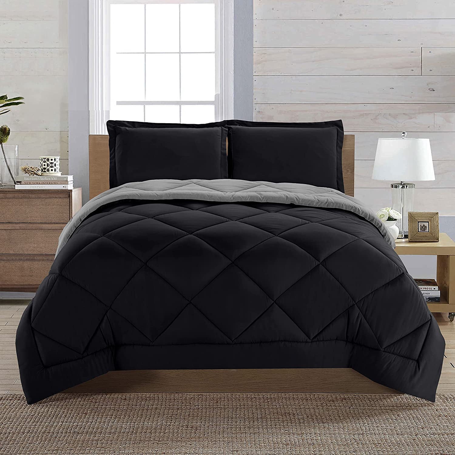 Down Alternative 3pc Comforter Set- King/California King， Black/Gray