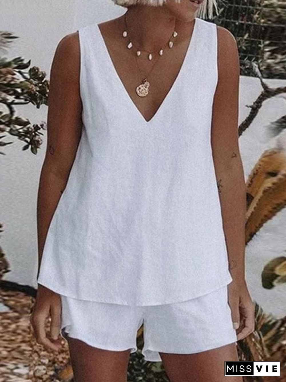 Women's Sleeveless V-neck Solid Color Top & Shorts Set