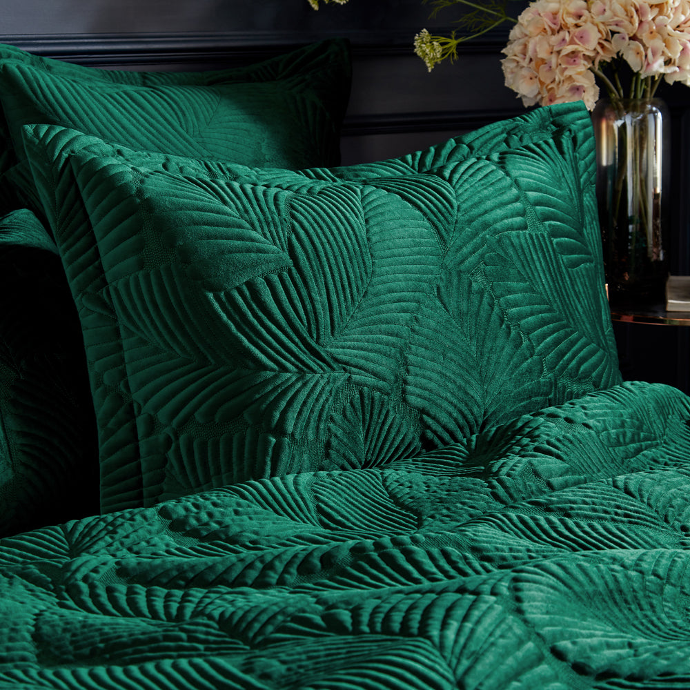 PalmeriaGreenQuiltedVelvetPillowcaseEmerald