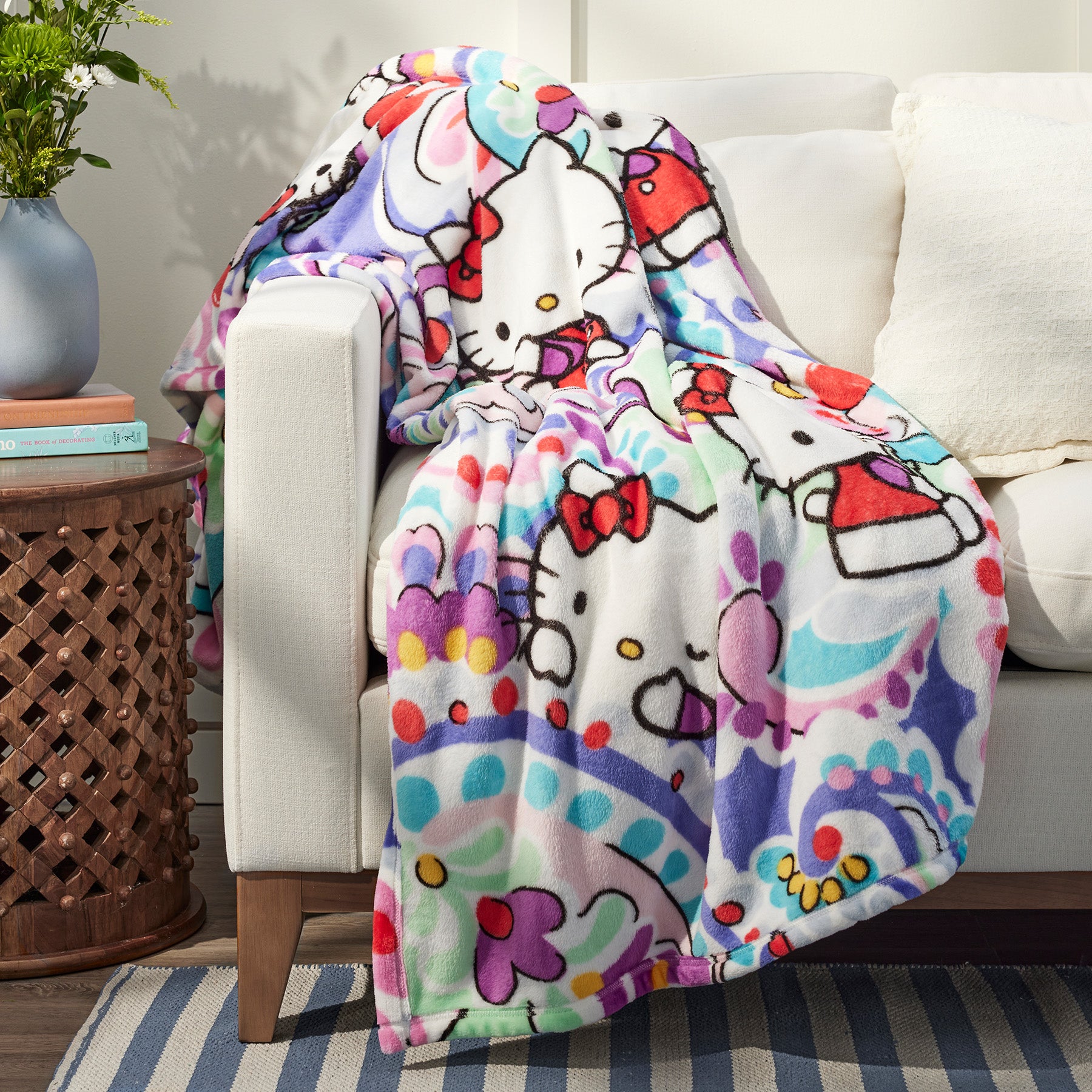 Hello Kitty? Plush Throw Blanket