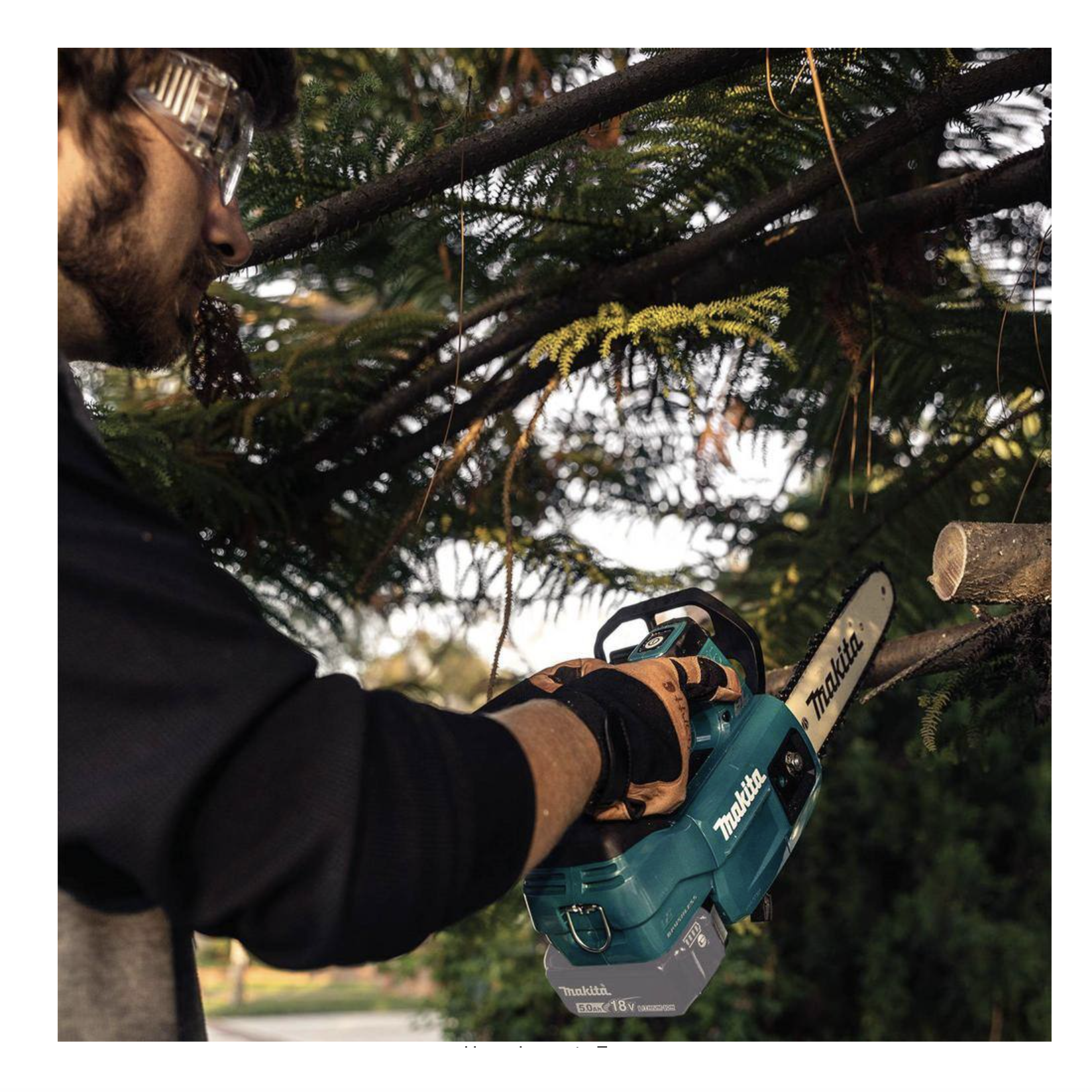 Makita 12 in. 18V LXT Lithium-Ion Brushless Top Handle Electric Cordless Chainsaw， Tool Only