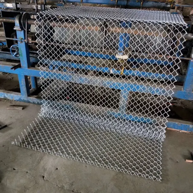 Factory Direct Galvanized Garden Farm Fence Chain Link Fencing