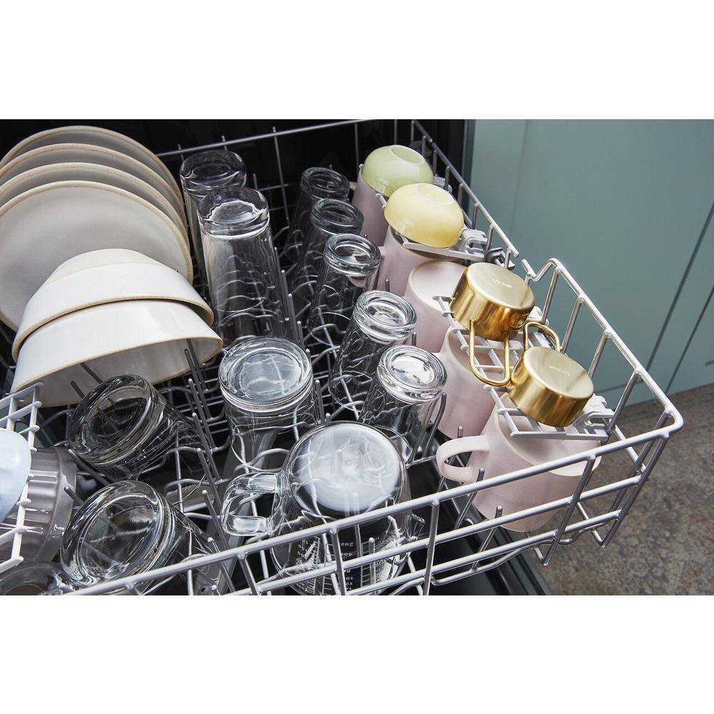 Whirlpool 24 in. Fingerprint Resistant Stainless Steel Top Control Dishwasher WDP540HAMZ